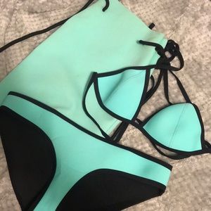 NWOT Triangl Bikini w/ matching bag